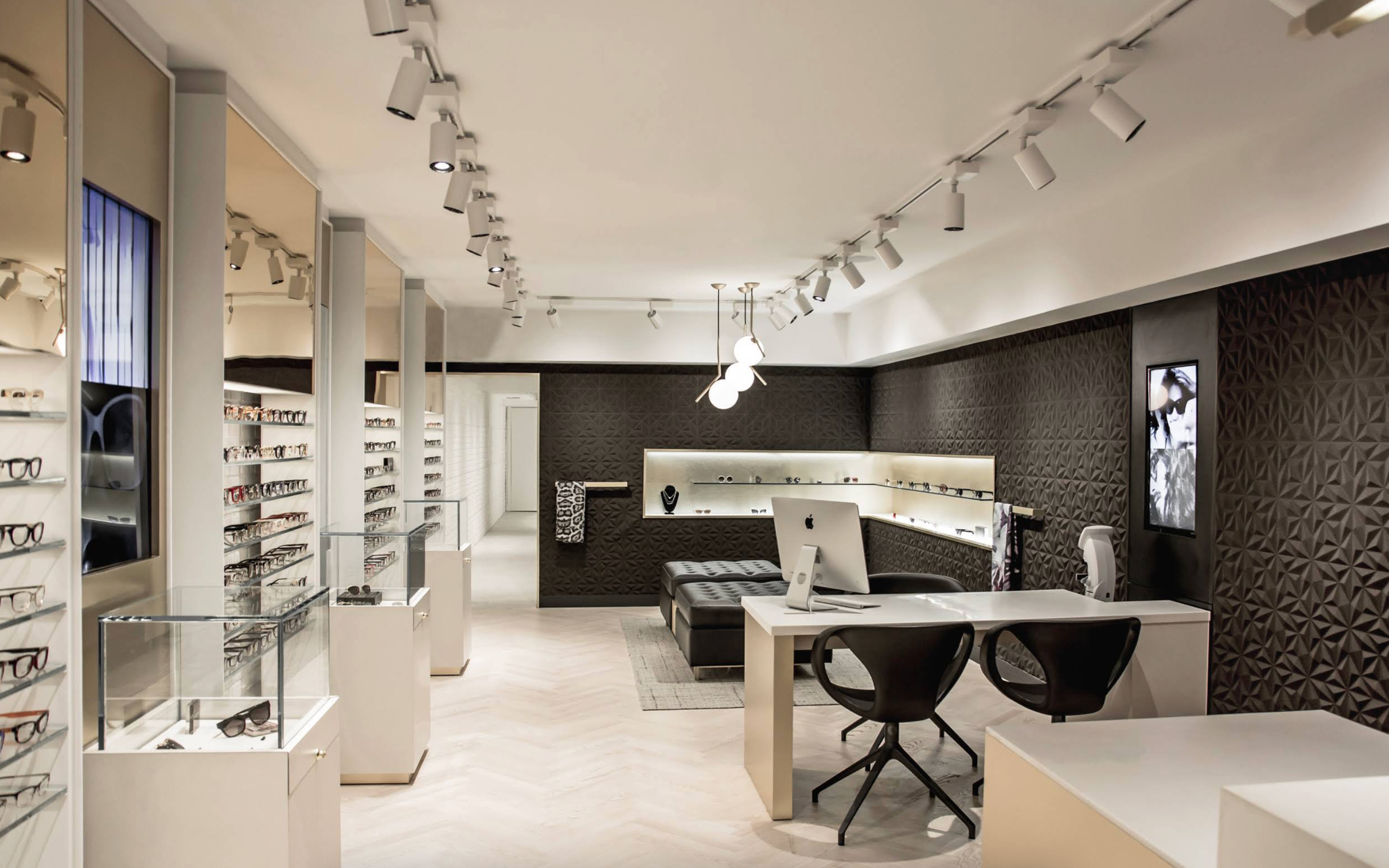 Best Luxury Eyewear in Toronto (2026 Guide)